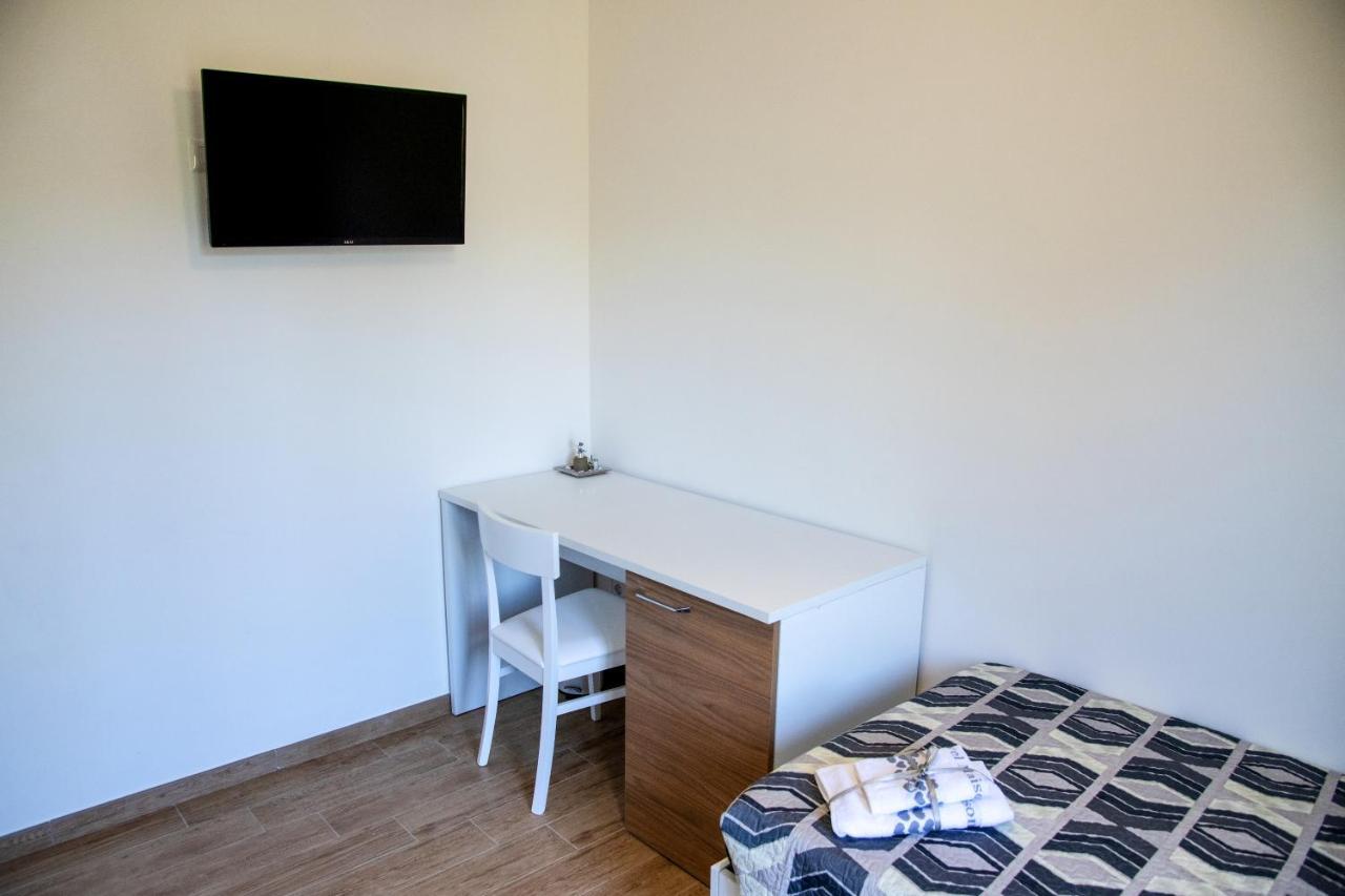 B&B Binario Nove E Tre Quarti Agropoli Exterior photo