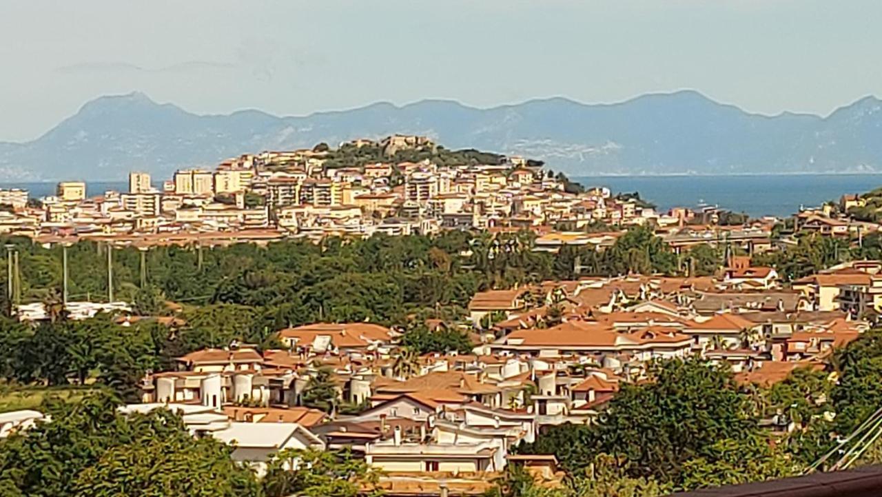 B&B Binario Nove E Tre Quarti Agropoli Exterior photo